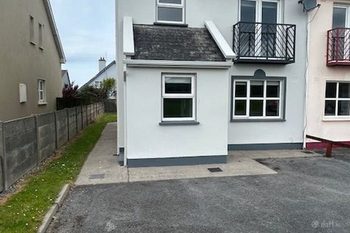 8 GREENFIELD PARK, LAHINCH, CLARE