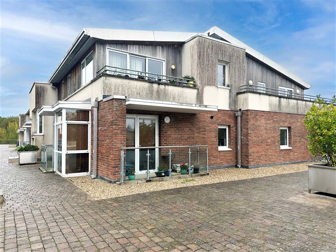 8 CASTLEKEEP HOUSE, LYREEN MANOR, MAYNOOTH