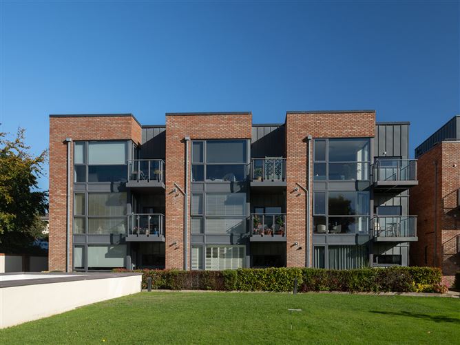 33 Traverslea Woods, Glenageary, County Dublin