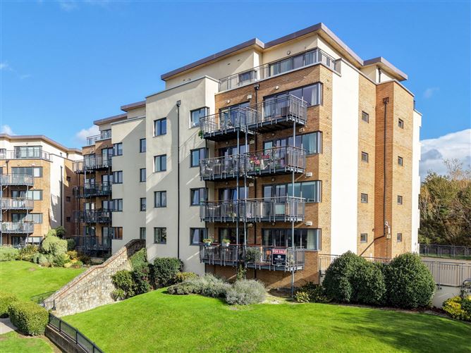 61 The Crescent, Carrickmines Manor, Carrickmines, Dublin 18