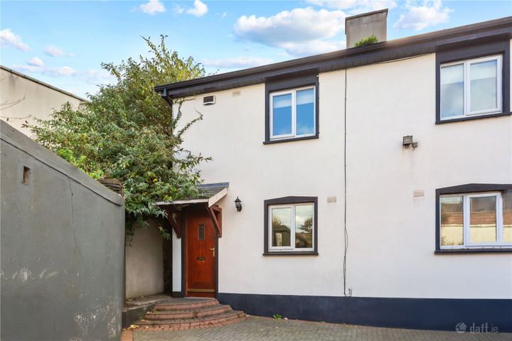 1 NEWCOURT MEWS, NEW ST, WICKLOW TOWN