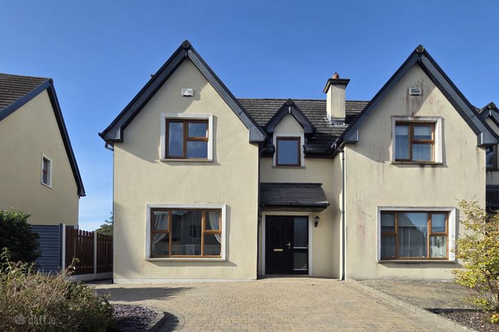 15 THE MAPLES, TULSK ROAD, CO ROSCOMMON