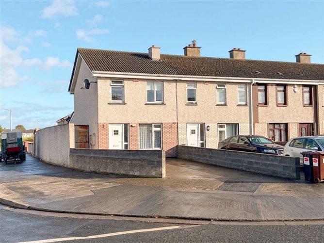 44 & 44A  Shancastle Crescent, Dublin 22, Clondalkin