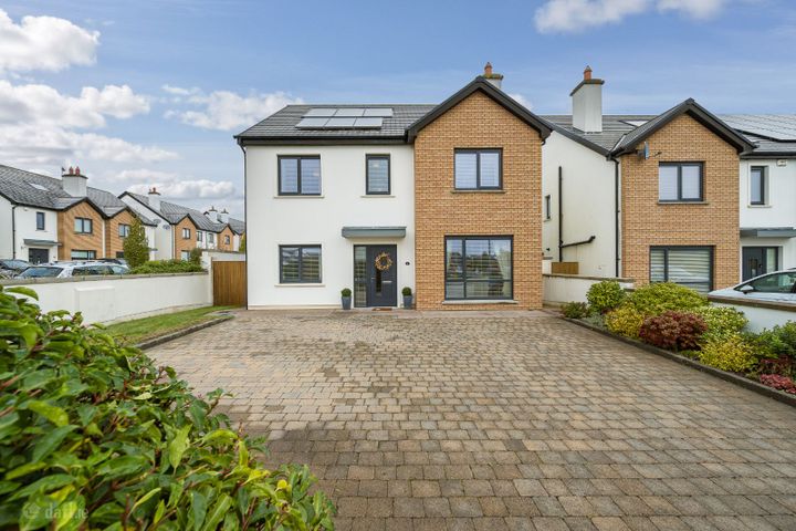 1 The Crescent, Heathfield, Carriganarra