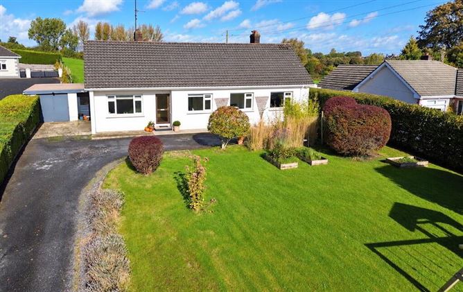 SUNHILL, KINGSCOURT RD, CARRICKMACROSS