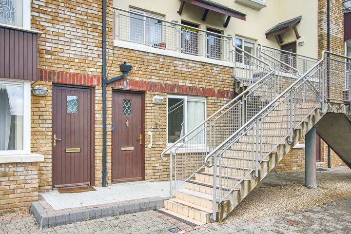 2 BODERG, SHANNON COURT, CARRICK ON SHANNON