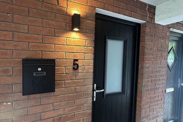 5 VERNON COURT, SEAFIELD RD WEST, CLONTARF DUBLIN 3