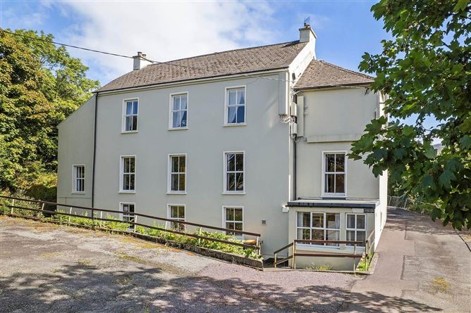 1 MARINO LANE, BANTRY, CO CORK