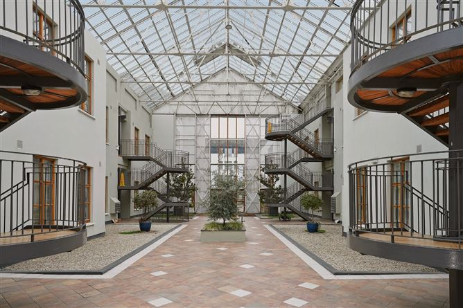 101 The Fir, Winter Garden, Pearse Street, Dublin 2
