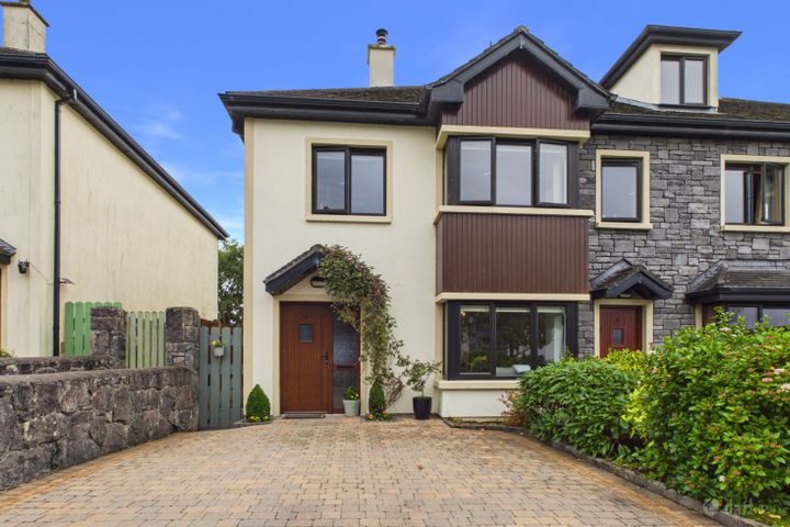 8 Carraig Linn, Loughrea
