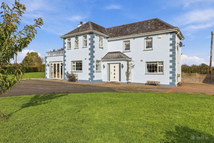 BISHOPSWOOD, DUNDRUM, TIPPERARY