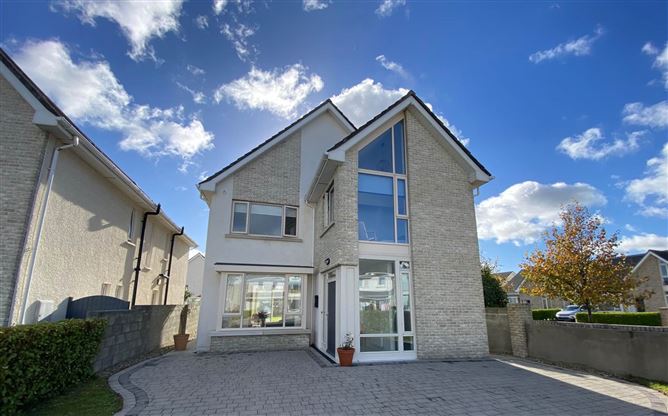 13 Seaview Drive, Cnoc Na Mara, Blackrock