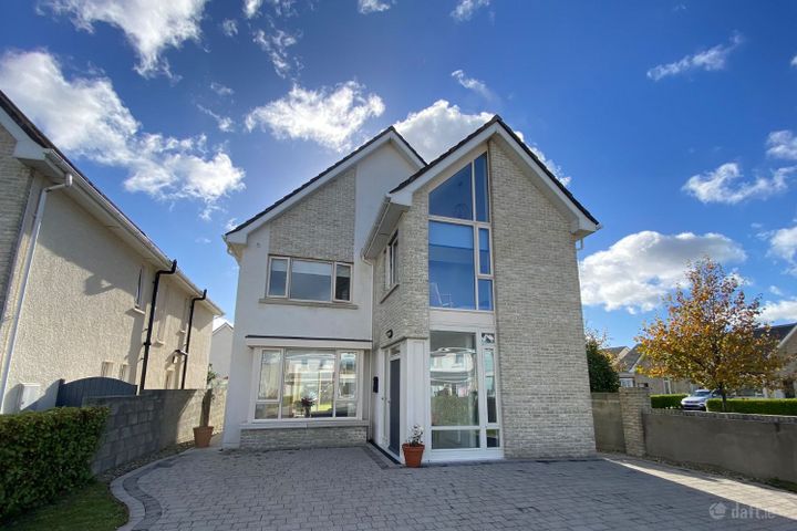 13 Seaview Drive, Cnoc Na Mara, Blackrock