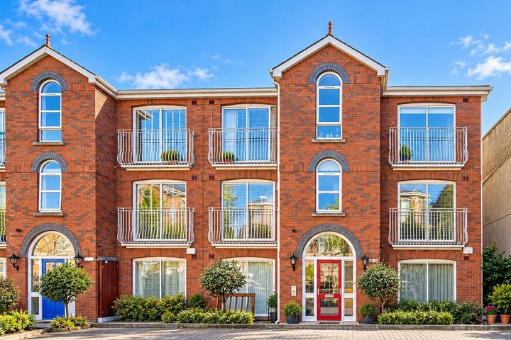 94 Derrynane Square, Innisfallen Parade, Phibsborough, Dublin
