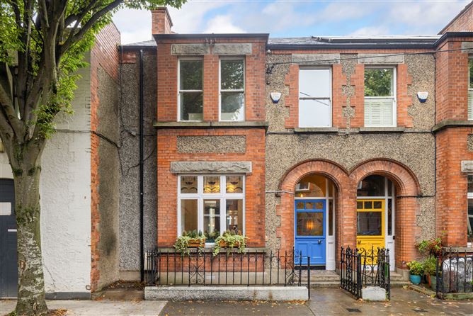 1 DUNGAR TERRACE, DUN LAOGHAIRE, CO DUBLIN
