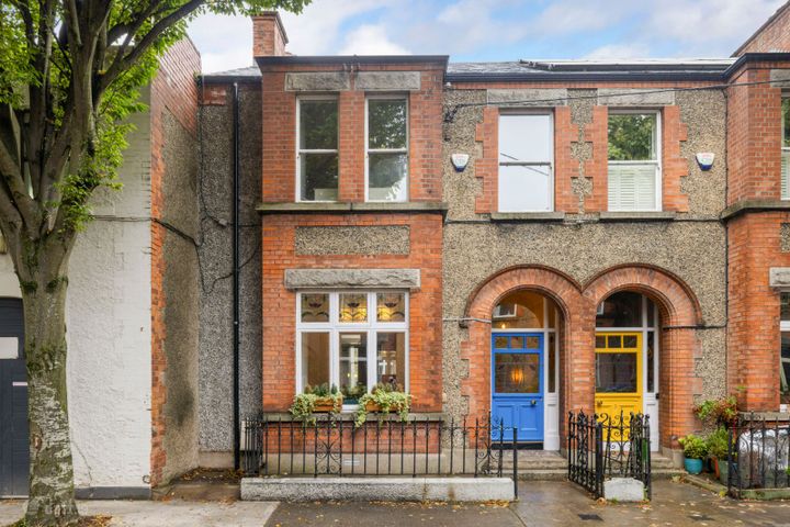 1 DUNGAR TERRACE, DUN LAOGHAIRE, CO DUBLIN