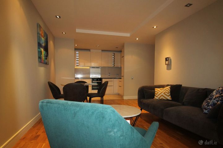 7 THE GARNISH, LANCASTER GATE, WESTERN RD