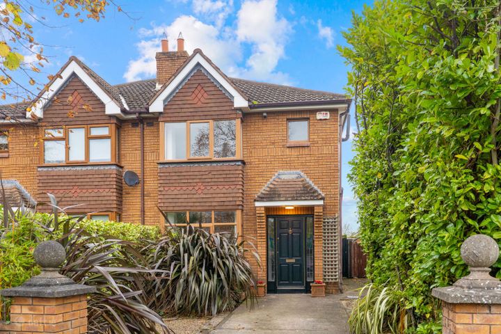 10 Glenbourne View, Leopardstown Valley, Leopardstown, Dublin 18