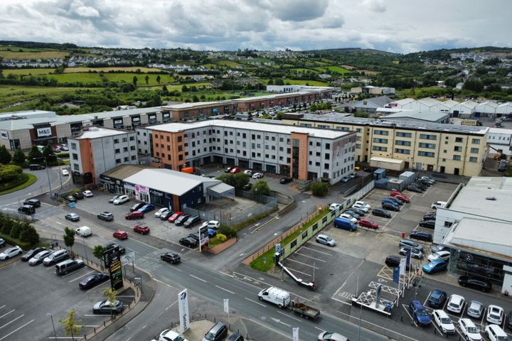 27 GRAND CENTRAL, LETTERKENNY, DONEGAL