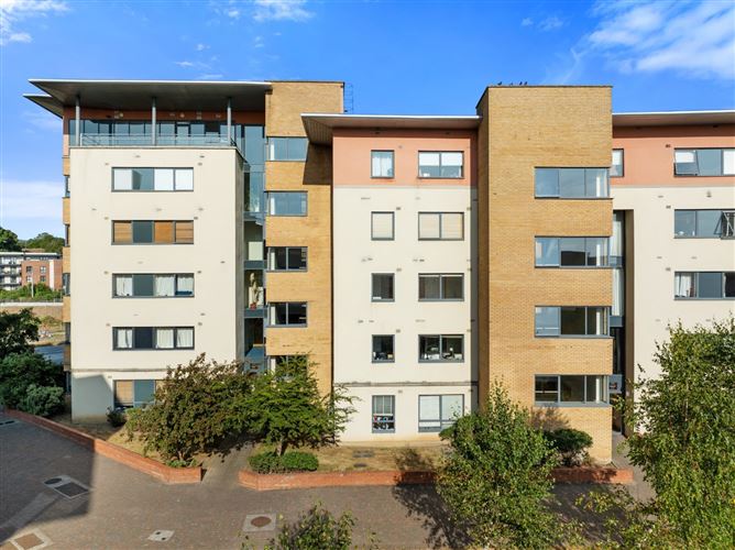 161 The Oval, Block O, Tullyvale, Dublin 18