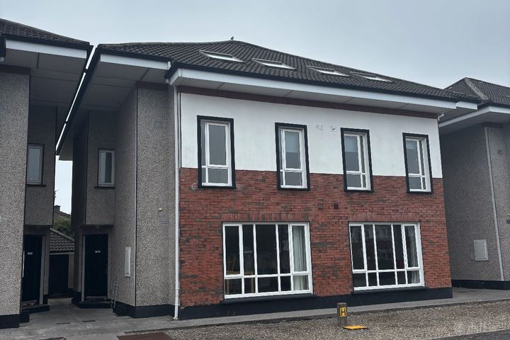 15 Glasán, Student Village, Ballybane, Co. Galway, H91EN2A