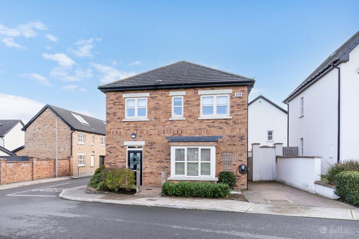 24 Morristown Green, Newbridge