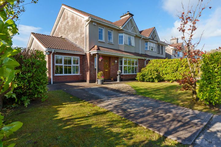 39 THE CRESCENT, PRIORY COURT, WATERGRASSHILL