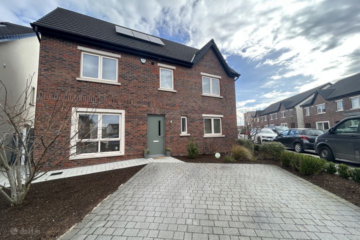 1 SHACKLETON LODGE, SHACKLETON PARK, LUCAN